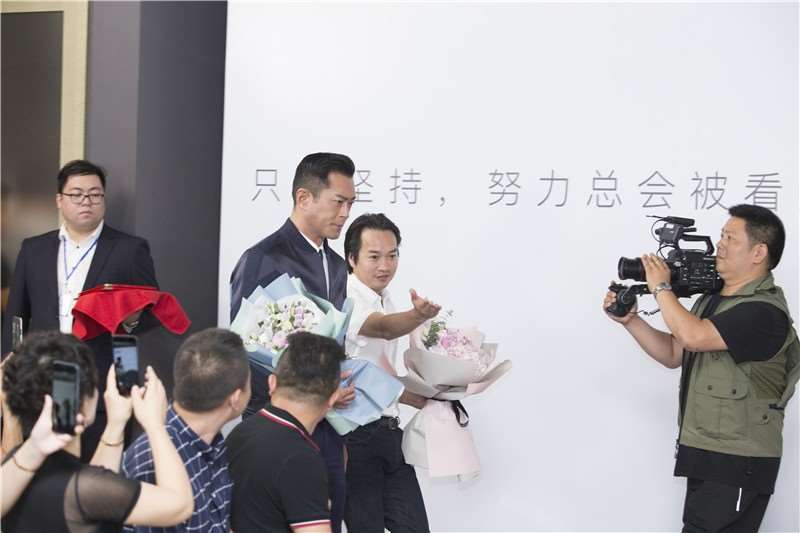 企业宣传片拍摄中的运动镜头拍摄技巧 企业宣传片拍摄中的运动镜头拍摄技巧